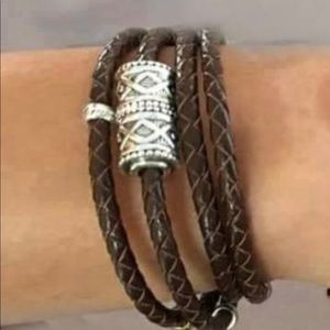 Silpada b3418 Leather Wrap Bracelet w/mgnetic fast